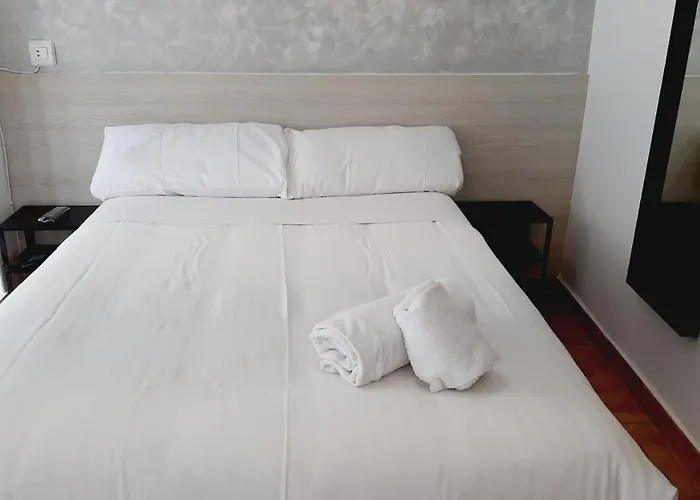 Hostal Lucia By Gaiarooms